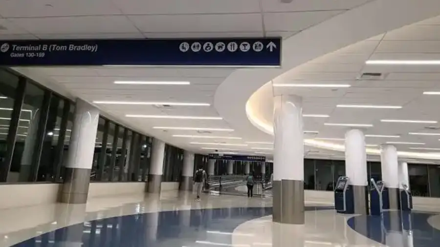 5000K public transit station lighting
